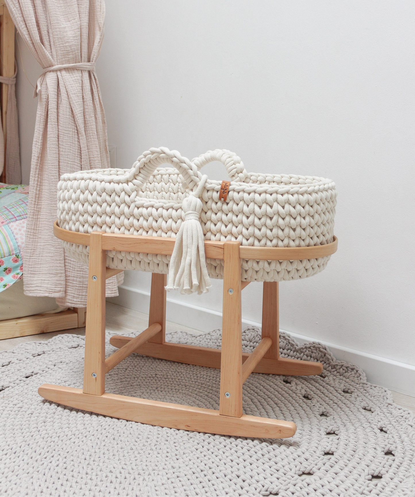 52cm DOLL WOODEN ROCKING STAND