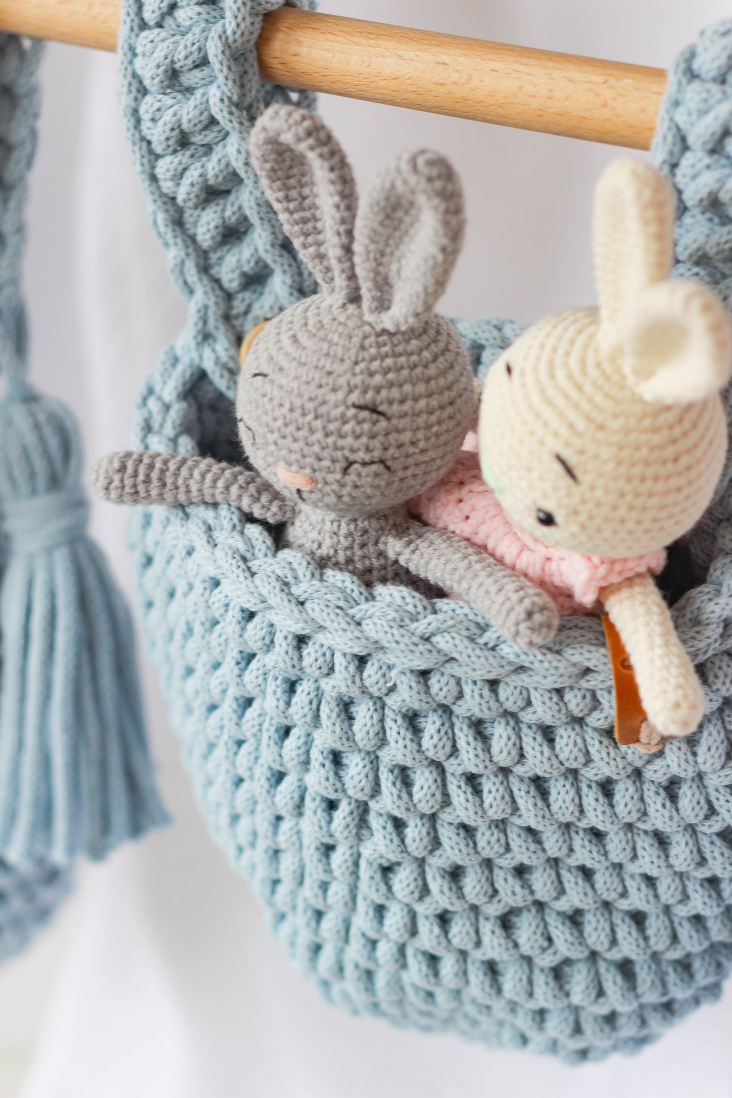 SMALL HANGING POCKET BASKET | MISTY