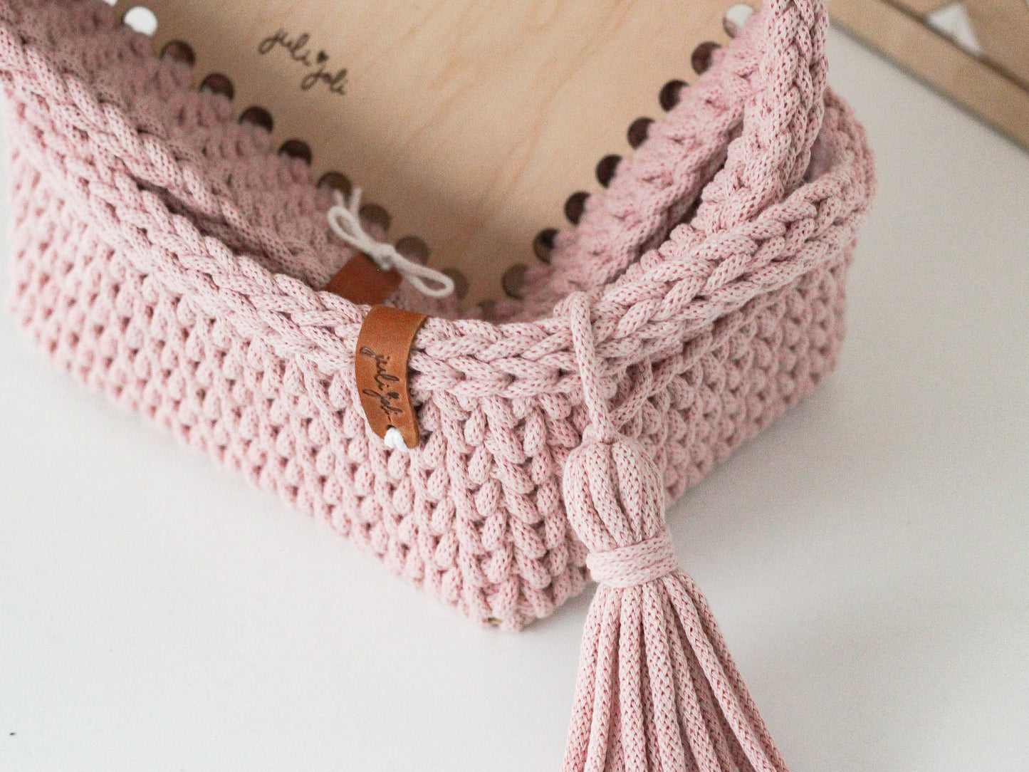 RECTANGLE BASKET MEDIUM | PASTEL PINK