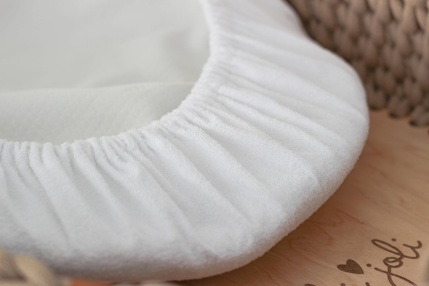 WATERPROOF FITTED SHEET | WHITE