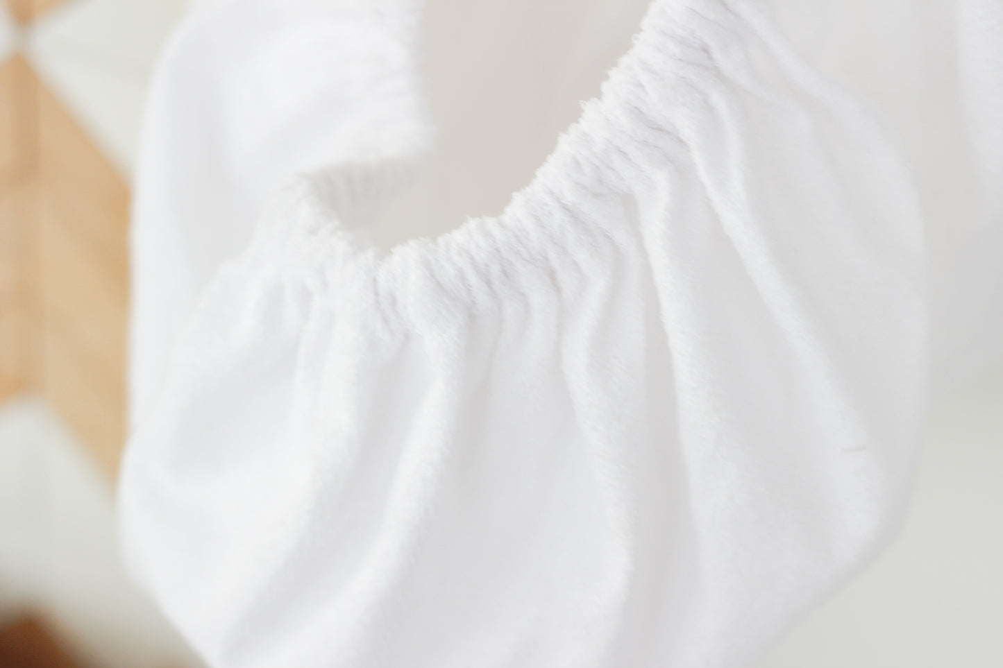 WATERPROOF FITTED SHEET | WHITE
