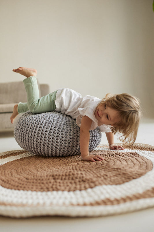 How to Choose a Stylish and Comfortable Pouf for a Kids' Room