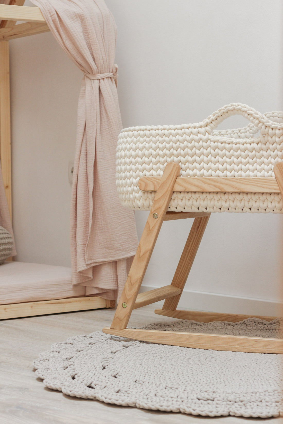 Moses Baskets: A Cozy and Stylish Sleeping Space for Your Baby