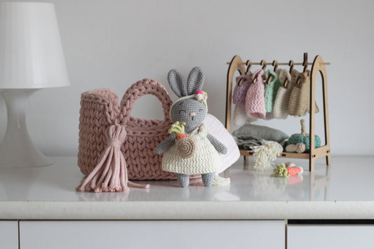 How to Choose the Perfect Gift Set for a Girl: Crochet Doll Basket and Other Accessories