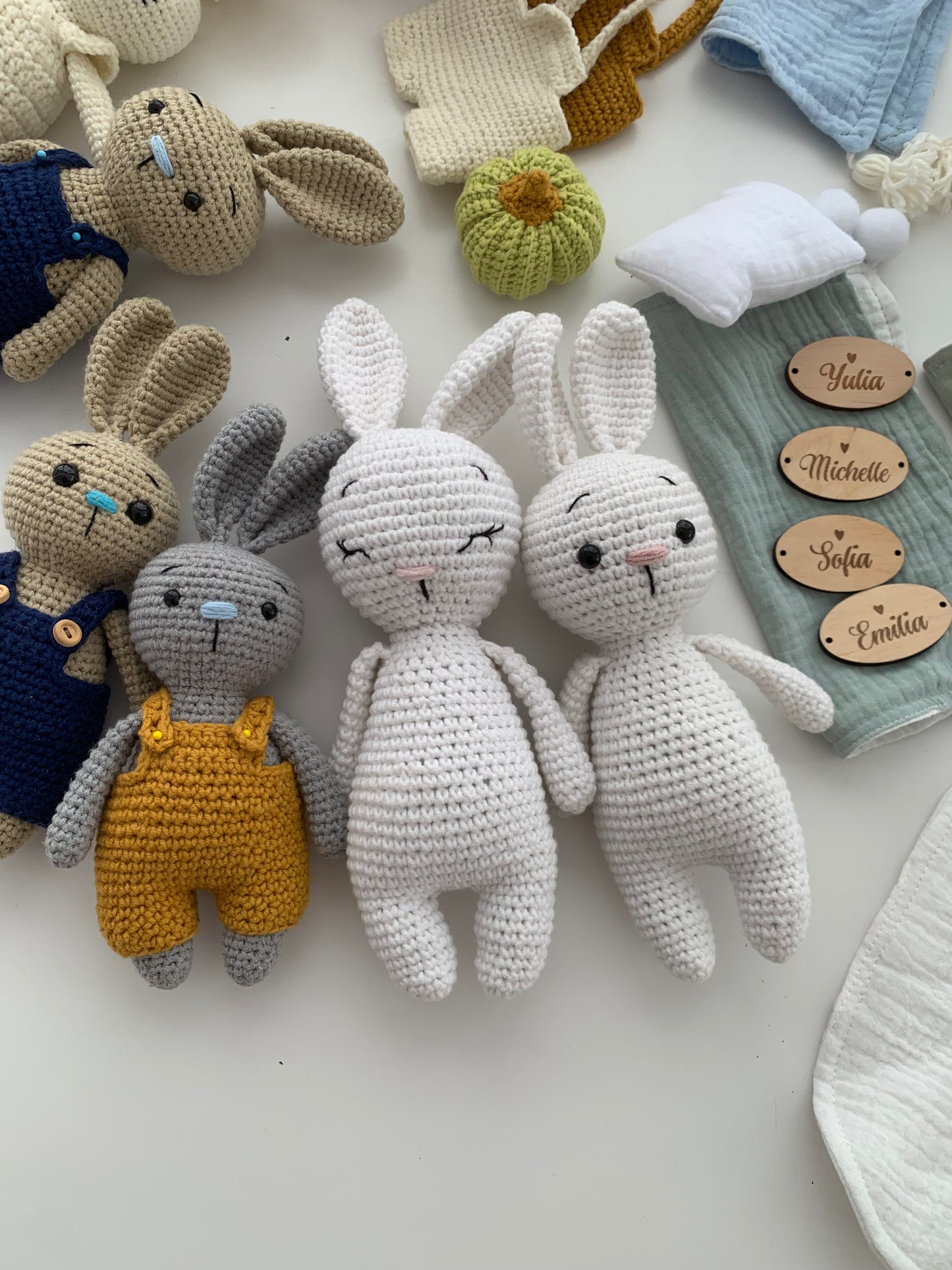 SET OF 22cm MINI DOLL MOSES BASKET + BUNNY + LINENS | NATURAL