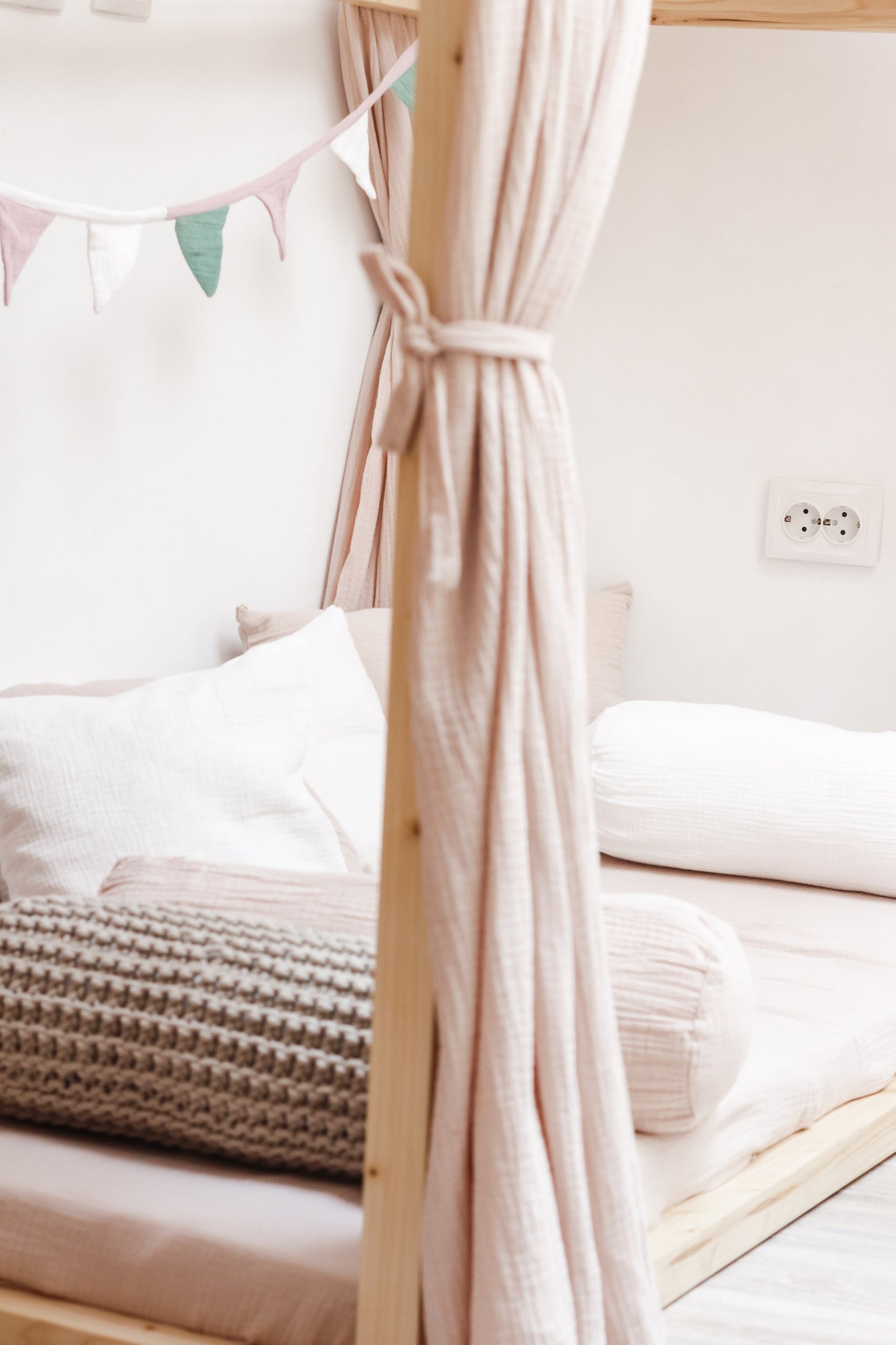 HOUSE BED CANOPY