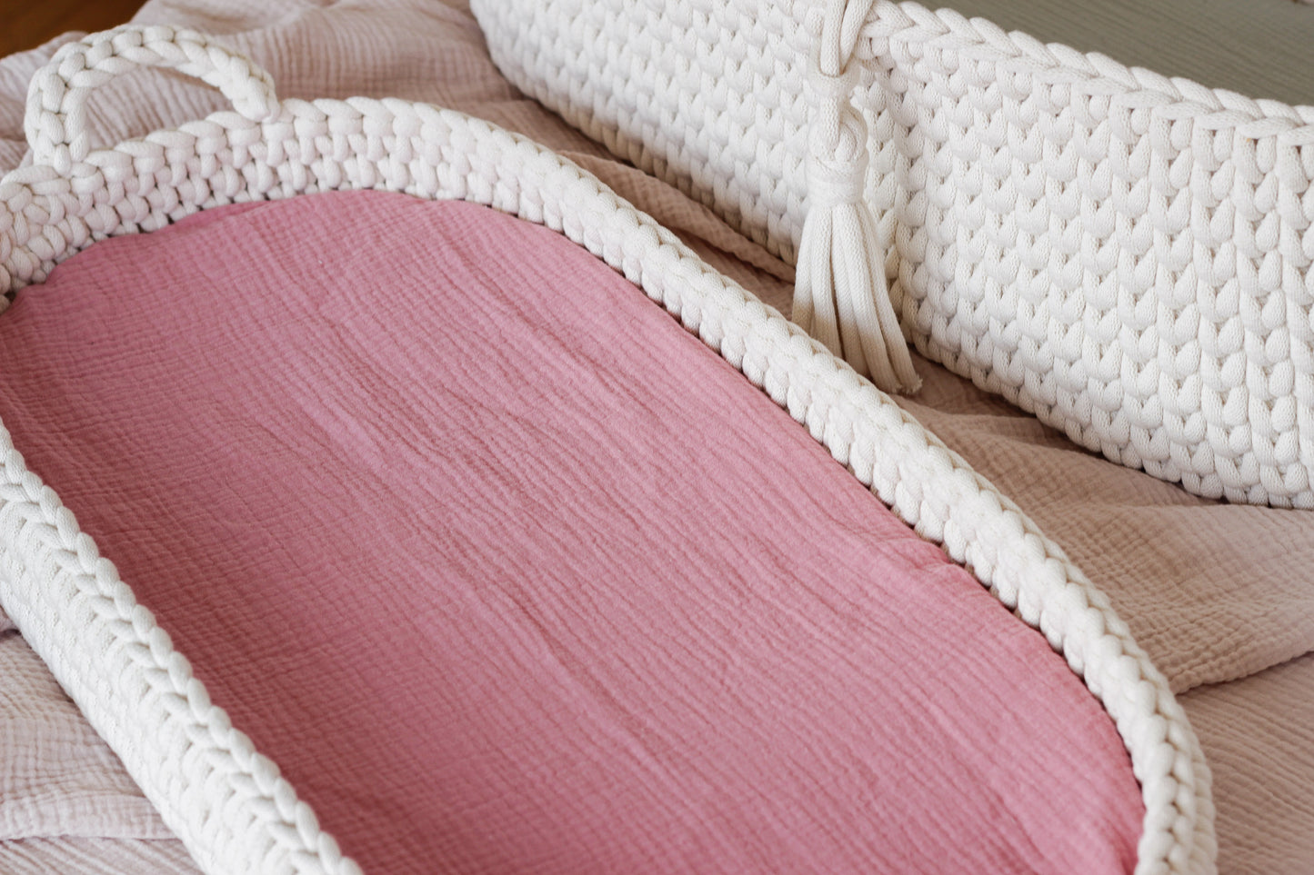 MUSLIN FITTED SHEET | DARK PINK