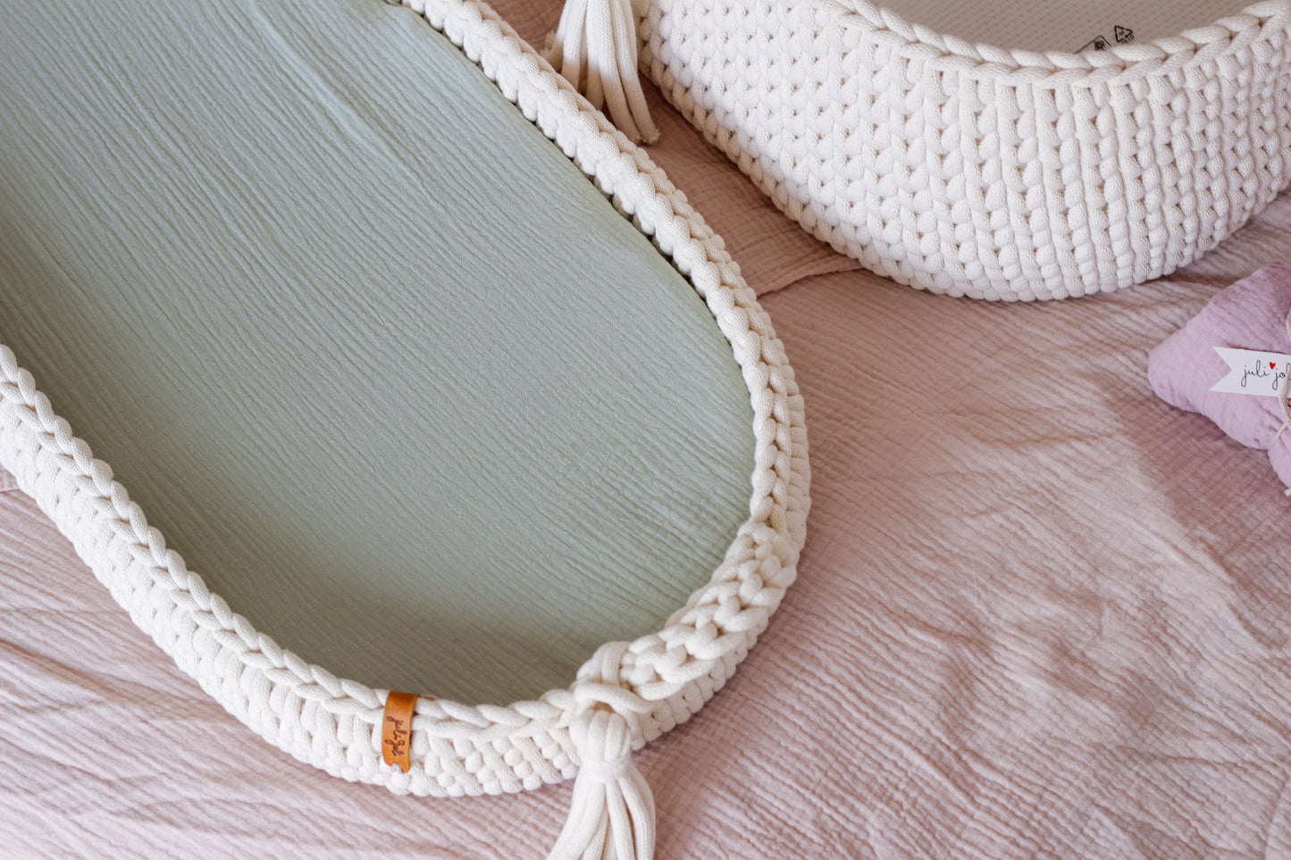 MUSLIN FITTED SHEET | DUSTY MINT