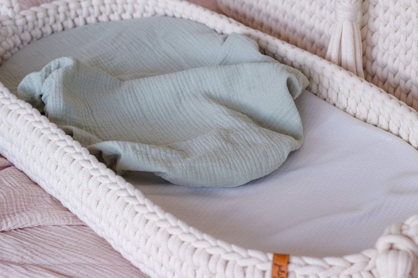 MUSLIN FITTED SHEET | DUSTY MINT