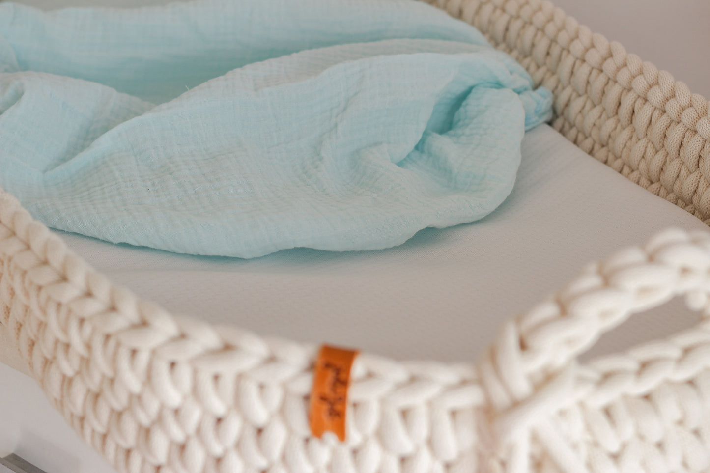 MUSLIN FITTED SHEET | AQUAMARINE