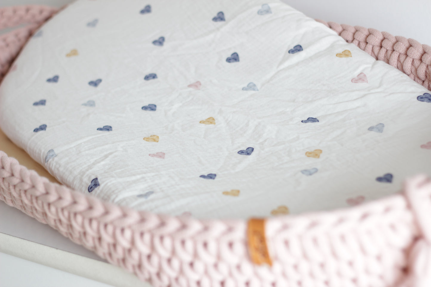 MUSLIN FITTED SHEET | HEARTS WATERCOLOR