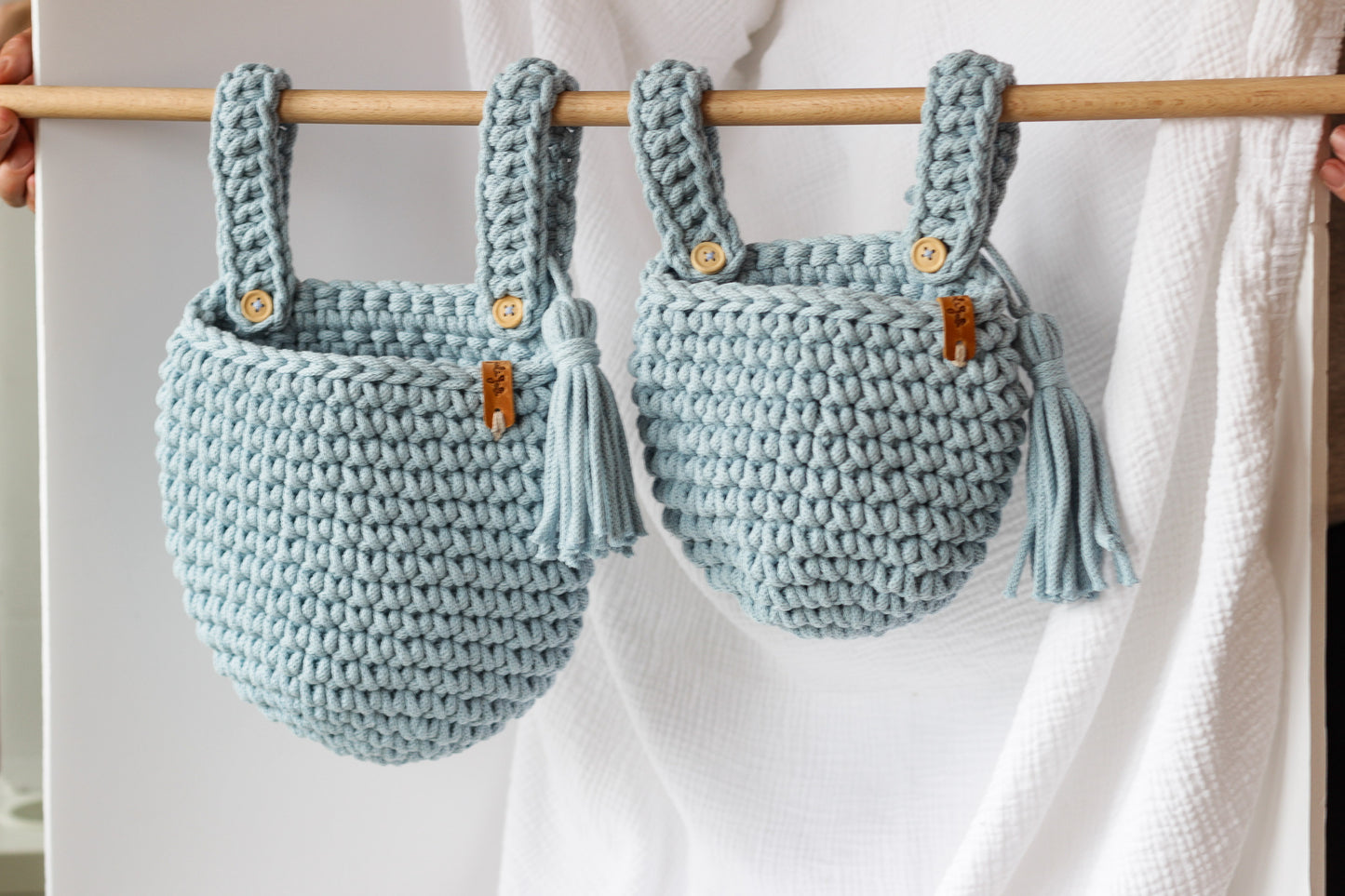 HANGING POCKET BASKET